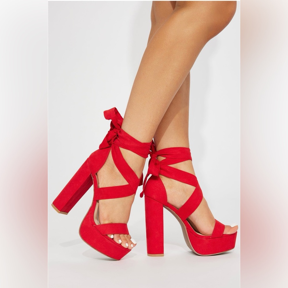 Plot Twist Heel - Red